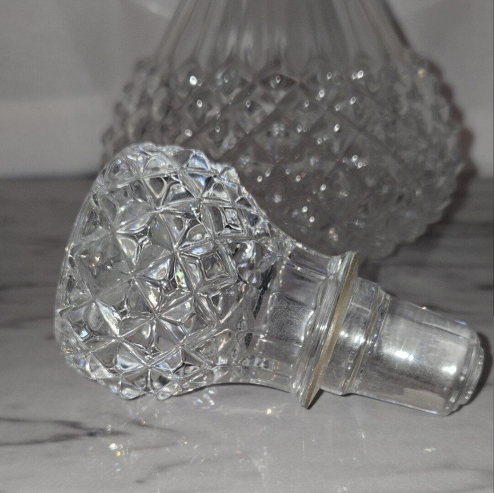 Vintage Crystal Diamond Cut Decanter - Picture 5 of 6